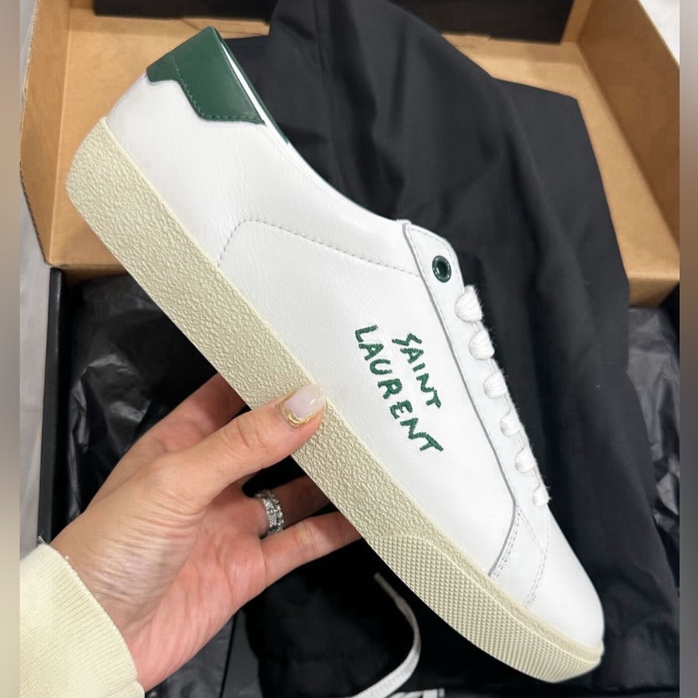 Brand new Saint Laurent Court Classics 39.5